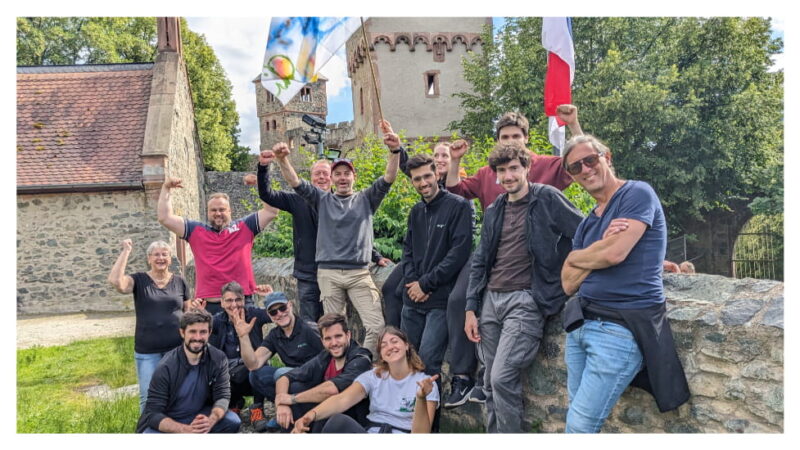 Gruppenbild argvis Team nach der Eroberung der Burg Frankenstein im Odenwald